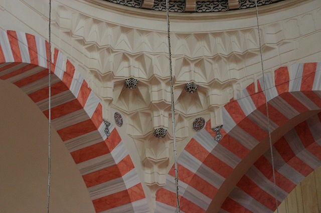 Holes around the dome. Image: José Luiz Bernardes Ribeiro